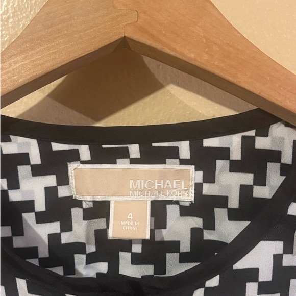 Michael kors Black and White Women's Top size 4 medium - Picture 7 of 7
